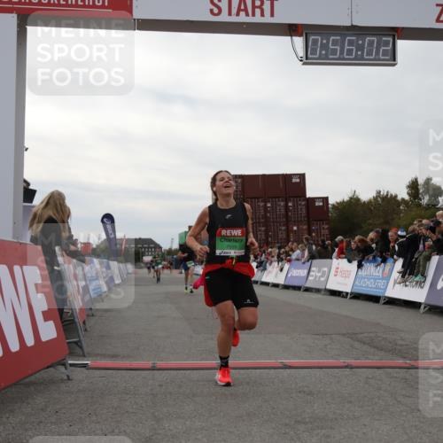 03.10.2025 - Köhlbrandbrückenlauf Yannick Fuchs http://msf.ph/oto/8984486 03.10.2025 15:56:00 Ziel 7012, 7456, 7555, 9231 meine-sportfotos.de