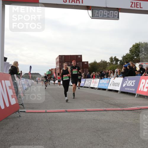 03.10.2025 - Köhlbrandbrückenlauf Yannick Fuchs http://msf.ph/oto/8984489 03.10.2025 16:09:07 Ziel 7379, 7501, 7823, 8217, 8348, 8763, 8797, 9091, 9139, 9216, 9739 meine-sportfotos.de