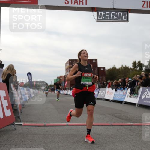 03.10.2025 - Köhlbrandbrückenlauf Yannick Fuchs http://msf.ph/oto/8984490 03.10.2025 15:56:00 Ziel 7012, 7456, 7555, 9231 meine-sportfotos.de