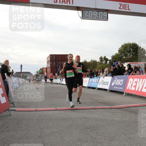 03.10.2025 - Köhlbrandbrückenlauf Yannick Fuchs http://msf.ph/oto/8984498 03.10.2025 16:09:07 Ziel 7379, 7501, 7823, 8217, 8348, 8763, 8797, 9091, 9139, 9216, 9739 meine-sportfotos.de