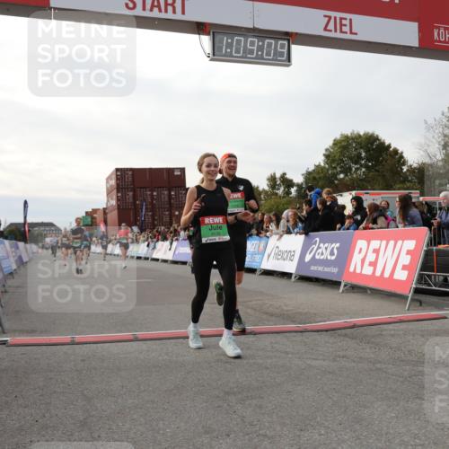 03.10.2025 - Köhlbrandbrückenlauf Yannick Fuchs http://msf.ph/oto/8984502 03.10.2025 16:09:08 Ziel 7379, 7501, 7822, 7823, 8217, 8348, 8763, 8797, 9019, 9091, 9139, 9216, 9739 meine-sportfotos.de