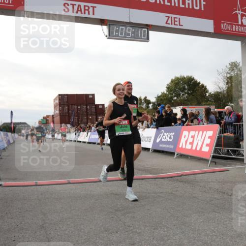 03.10.2025 - Köhlbrandbrückenlauf Yannick Fuchs http://msf.ph/oto/8984504 03.10.2025 16:09:08 Ziel 7379, 7501, 7822, 7823, 8217, 8348, 8763, 8797, 9019, 9091, 9139, 9216, 9739 meine-sportfotos.de