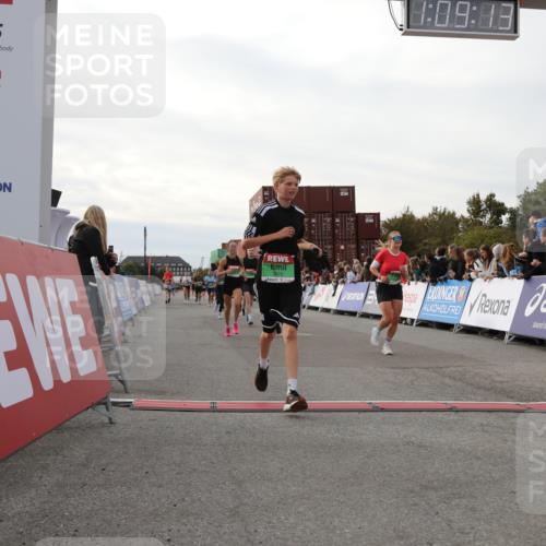 03.10.2025 - Köhlbrandbrückenlauf Yannick Fuchs http://msf.ph/oto/8984534 03.10.2025 16:09:11 Ziel 7379, 7447, 7558, 7702, 7822, 7823, 8217, 8348, 8763, 8797, 9019, 9091, 9139, 9216, 9739, 9752 meine-sportfotos.de