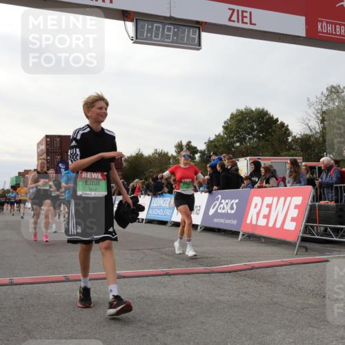 03.10.2025 - Köhlbrandbrückenlauf Yannick Fuchs http://msf.ph/oto/8984543 03.10.2025 16:09:12 Ziel 7447, 7558, 7702, 7822, 7823, 8217, 8348, 8763, 8797, 9019, 9091, 9151, 9216, 9739, 9752, 9753 meine-sportfotos.de