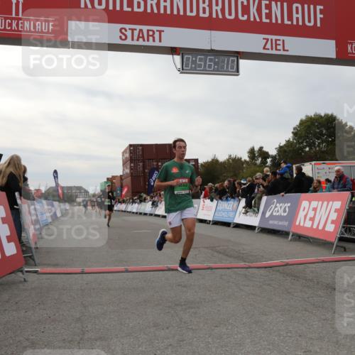 03.10.2025 - Köhlbrandbrückenlauf Yannick Fuchs http://msf.ph/oto/8984544 03.10.2025 15:56:08 Ziel 7012, 8820, 9525 meine-sportfotos.de