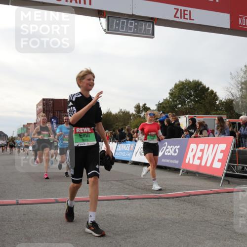03.10.2025 - Köhlbrandbrückenlauf Yannick Fuchs http://msf.ph/oto/8984545 03.10.2025 16:09:12 Ziel 7447, 7558, 7702, 7822, 7823, 8217, 8348, 8763, 8797, 9019, 9091, 9151, 9216, 9739, 9752, 9753 meine-sportfotos.de