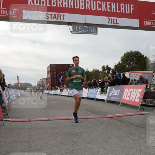 03.10.2025 - Köhlbrandbrückenlauf Yannick Fuchs http://msf.ph/oto/8984546 03.10.2025 15:56:08 Ziel 7012, 8820, 9525 meine-sportfotos.de