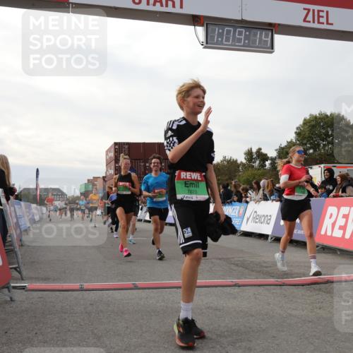 03.10.2025 - Köhlbrandbrückenlauf Yannick Fuchs http://msf.ph/oto/8984547 03.10.2025 16:09:12 Ziel 7447, 7558, 7702, 7822, 7823, 8217, 8348, 8763, 8797, 9019, 9091, 9151, 9216, 9739, 9752, 9753 meine-sportfotos.de
