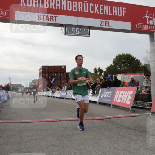 03.10.2025 - Köhlbrandbrückenlauf Yannick Fuchs http://msf.ph/oto/8984550 03.10.2025 15:56:08 Ziel 7012, 8820, 9525 meine-sportfotos.de