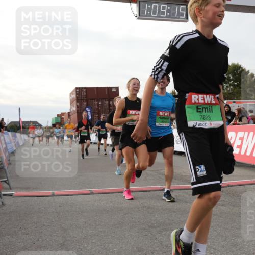 03.10.2025 - Köhlbrandbrückenlauf Yannick Fuchs http://msf.ph/oto/8984559 03.10.2025 16:09:13 Ziel 7447, 7558, 7702, 7822, 7823, 8217, 8348, 8763, 8797, 9019, 9091, 9151, 9216, 9334, 9739, 9752, 9753 meine-sportfotos.de