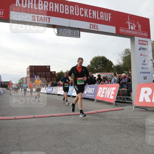03.10.2025 - Köhlbrandbrückenlauf Yannick Fuchs http://msf.ph/oto/8984574 03.10.2025 16:09:15 Ziel 7395, 7447, 7558, 7702, 7822, 8217, 8348, 8541, 8763, 8797, 8823, 9019, 9091, 9151, 9334, 9470, 9739, 9752, 9753 meine-sportfotos.de