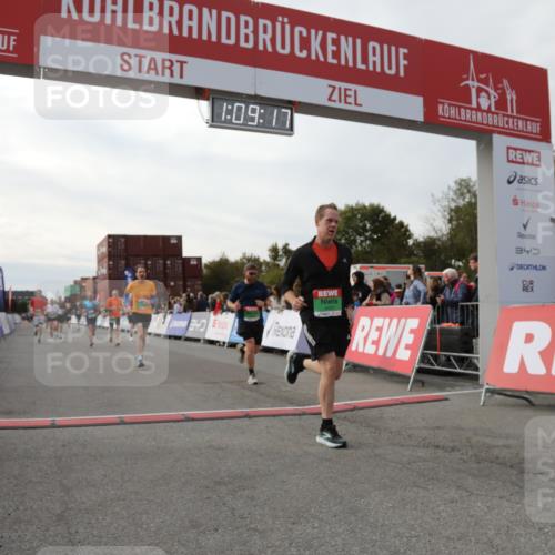 03.10.2025 - Köhlbrandbrückenlauf Yannick Fuchs http://msf.ph/oto/8984576 03.10.2025 16:09:15 Ziel 7395, 7447, 7558, 7702, 7822, 8217, 8348, 8541, 8763, 8797, 8823, 9019, 9091, 9151, 9334, 9470, 9739, 9752, 9753 meine-sportfotos.de