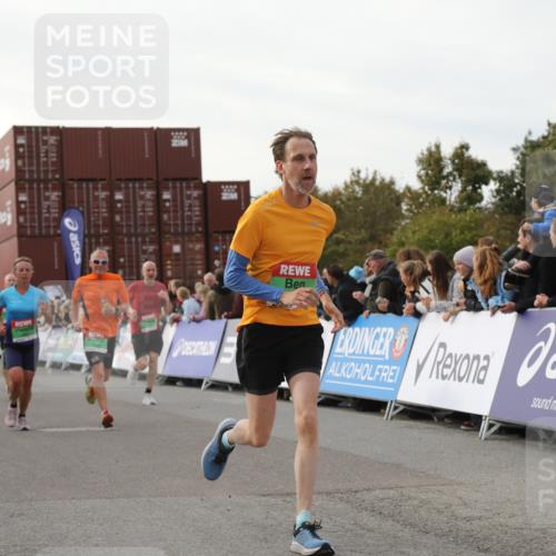 03.10.2025 - Köhlbrandbrückenlauf Yannick Fuchs http://msf.ph/oto/8984585 03.10.2025 16:09:16 Ziel 7395, 7447, 7558, 7702, 7822, 8217, 8348, 8541, 8763, 8797, 8823, 9019, 9091, 9151, 9334, 9470, 9739, 9752, 9753 meine-sportfotos.de
