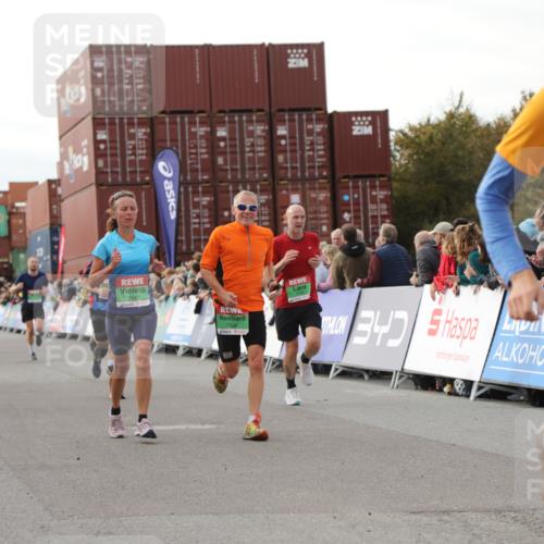 03.10.2025 - Köhlbrandbrückenlauf Yannick Fuchs http://msf.ph/oto/8984587 03.10.2025 16:09:17 Ziel 7395, 7447, 7558, 7702, 7822, 8217, 8348, 8541, 8763, 8823, 9019, 9091, 9151, 9334, 9470, 9752, 9753 meine-sportfotos.de