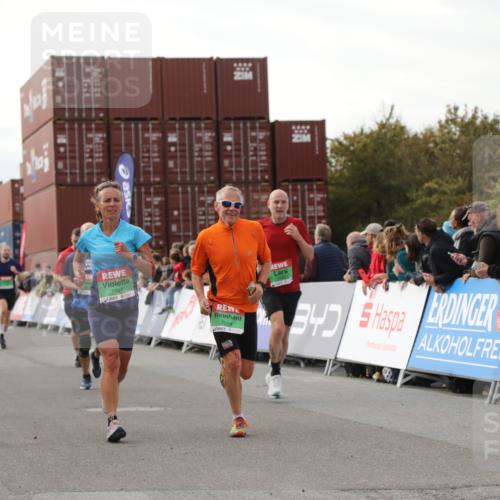 03.10.2025 - Köhlbrandbrückenlauf Yannick Fuchs http://msf.ph/oto/8984594 03.10.2025 16:09:17 Ziel 7395, 7447, 7558, 7702, 7822, 8217, 8348, 8541, 8763, 8823, 9019, 9091, 9151, 9334, 9470, 9752, 9753 meine-sportfotos.de