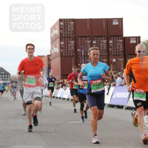 03.10.2025 - Köhlbrandbrückenlauf Yannick Fuchs http://msf.ph/oto/8984601 03.10.2025 16:09:18 Ziel 7395, 7447, 7558, 7702, 7822, 8217, 8541, 8788, 8823, 9019, 9091, 9151, 9334, 9470, 9752, 9753 meine-sportfotos.de