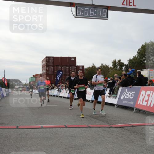 03.10.2025 - Köhlbrandbrückenlauf Yannick Fuchs http://msf.ph/oto/8984615 03.10.2025 15:56:17 Ziel 7046, 7079, 7128, 7170, 8976, 9559 meine-sportfotos.de