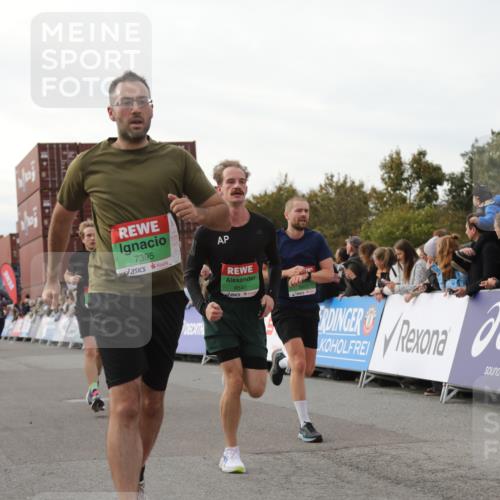 03.10.2025 - Köhlbrandbrückenlauf Yannick Fuchs http://msf.ph/oto/8984643 03.10.2025 16:09:22 Ziel 7345, 7395, 7447, 7558, 7609, 7702, 8541, 8788, 8823, 9151, 9334, 9470, 9752, 9753 meine-sportfotos.de