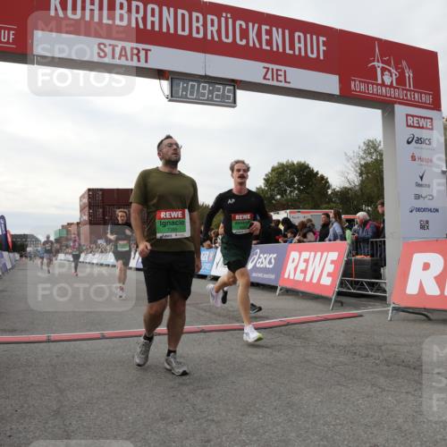 03.10.2025 - Köhlbrandbrückenlauf Yannick Fuchs http://msf.ph/oto/8984650 03.10.2025 16:09:23 Ziel 7345, 7395, 7447, 7609, 7702, 8541, 8788, 8823, 9151, 9334, 9410, 9470, 9752, 9753 meine-sportfotos.de