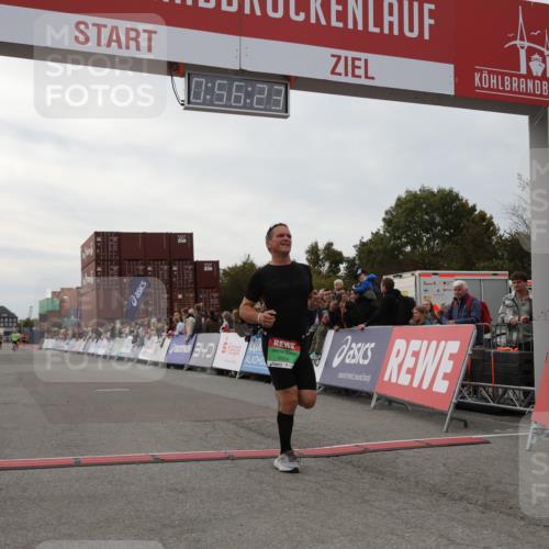 03.10.2025 - Köhlbrandbrückenlauf Yannick Fuchs http://msf.ph/oto/8984653 03.10.2025 15:56:22 Ziel 7046, 7079, 7170, 9559 meine-sportfotos.de