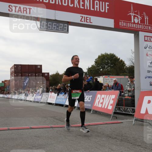 03.10.2025 - Köhlbrandbrückenlauf Yannick Fuchs http://msf.ph/oto/8984655 03.10.2025 15:56:22 Ziel 7046, 7079, 7170, 9559 meine-sportfotos.de