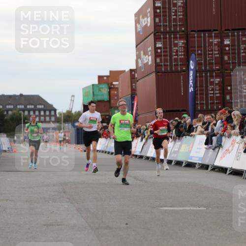 03.10.2025 - Köhlbrandbrückenlauf Yannick Fuchs http://msf.ph/oto/8984663 03.10.2025 15:56:33 Ziel 7092, 7166, 8782, 9182 meine-sportfotos.de
