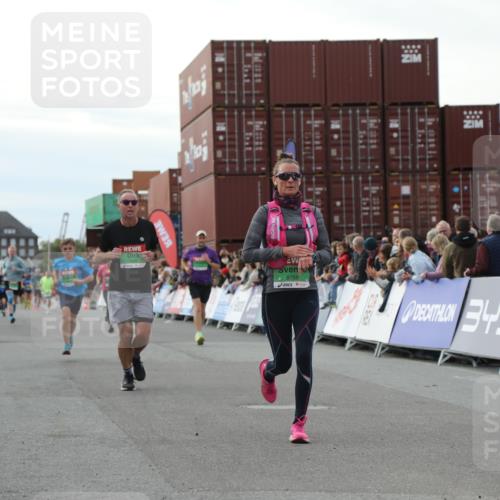 03.10.2025 - Köhlbrandbrückenlauf Yannick Fuchs http://msf.ph/oto/8984671 03.10.2025 16:09:25 Ziel 7345, 7395, 7609, 8541, 8788, 8823, 8984, 9334, 9410, 9470 meine-sportfotos.de