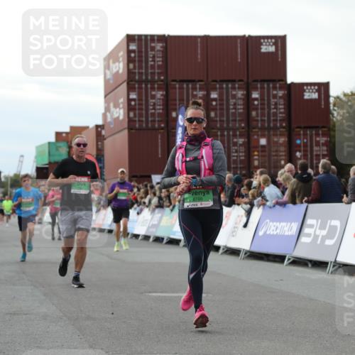 03.10.2025 - Köhlbrandbrückenlauf Yannick Fuchs http://msf.ph/oto/8984673 03.10.2025 16:09:26 Ziel 7345, 7395, 7609, 8541, 8788, 8823, 8984, 9410, 9419, 9470 meine-sportfotos.de