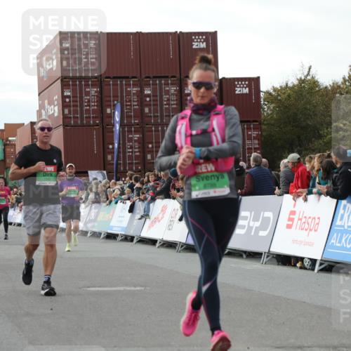 03.10.2025 - Köhlbrandbrückenlauf Yannick Fuchs http://msf.ph/oto/8984680 03.10.2025 16:09:26 Ziel 7345, 7395, 7609, 8541, 8788, 8823, 8984, 9410, 9419, 9470 meine-sportfotos.de