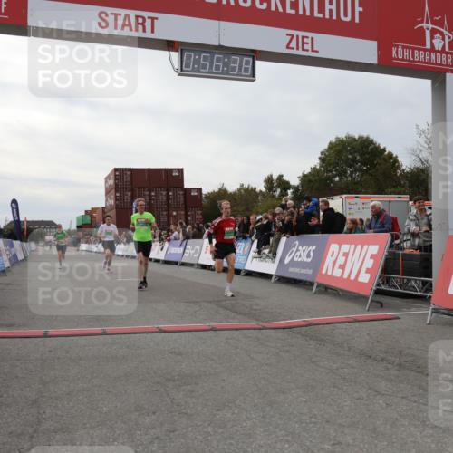 03.10.2025 - Köhlbrandbrückenlauf Yannick Fuchs http://msf.ph/oto/8984687 03.10.2025 15:56:36 Ziel 7092, 7166, 8782, 9182 meine-sportfotos.de