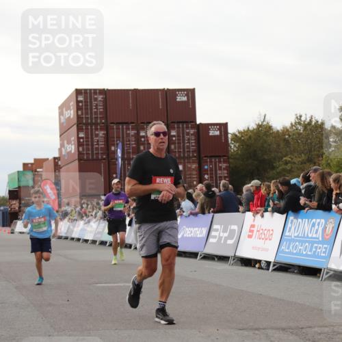 03.10.2025 - Köhlbrandbrückenlauf Yannick Fuchs http://msf.ph/oto/8984690 03.10.2025 16:09:28 Ziel 7345, 7609, 8788, 8984, 9410, 9419 meine-sportfotos.de