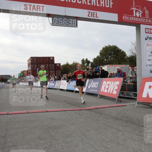 03.10.2025 - Köhlbrandbrückenlauf Yannick Fuchs http://msf.ph/oto/8984691 03.10.2025 15:56:36 Ziel 7092, 7166, 8782, 9182 meine-sportfotos.de
