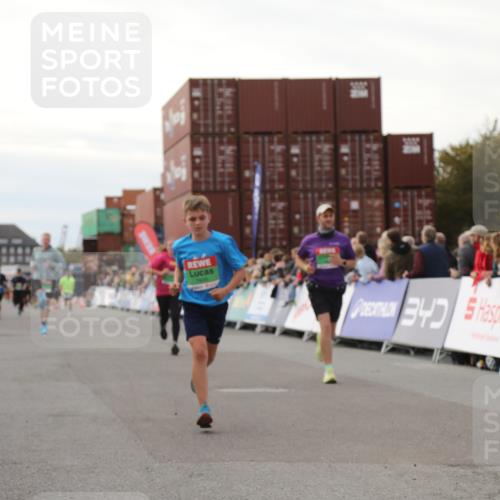 03.10.2025 - Köhlbrandbrückenlauf Yannick Fuchs http://msf.ph/oto/8984704 03.10.2025 16:09:29 Ziel 7345, 7609, 8788, 8984, 9410, 9419 meine-sportfotos.de