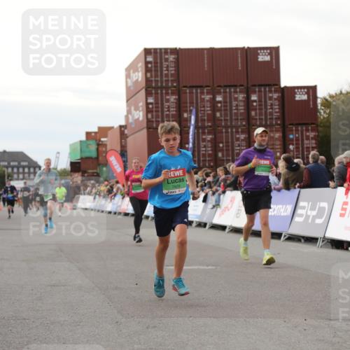 03.10.2025 - Köhlbrandbrückenlauf Yannick Fuchs http://msf.ph/oto/8984709 03.10.2025 16:09:29 Ziel 7345, 7609, 8788, 8984, 9410, 9419 meine-sportfotos.de
