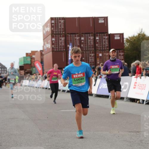 03.10.2025 - Köhlbrandbrückenlauf Yannick Fuchs http://msf.ph/oto/8984716 03.10.2025 16:09:30 Ziel 7345, 7609, 8788, 8984, 9410, 9419 meine-sportfotos.de