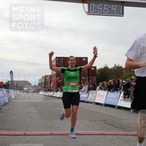 03.10.2025 - Köhlbrandbrückenlauf Yannick Fuchs http://msf.ph/oto/8984717 03.10.2025 15:56:40 Ziel 7092, 7166, 8782, 9182 meine-sportfotos.de