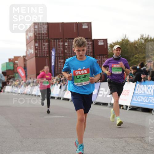 03.10.2025 - Köhlbrandbrückenlauf Yannick Fuchs http://msf.ph/oto/8984725 03.10.2025 16:09:30 Ziel 7345, 7609, 8788, 8984, 9410, 9419 meine-sportfotos.de