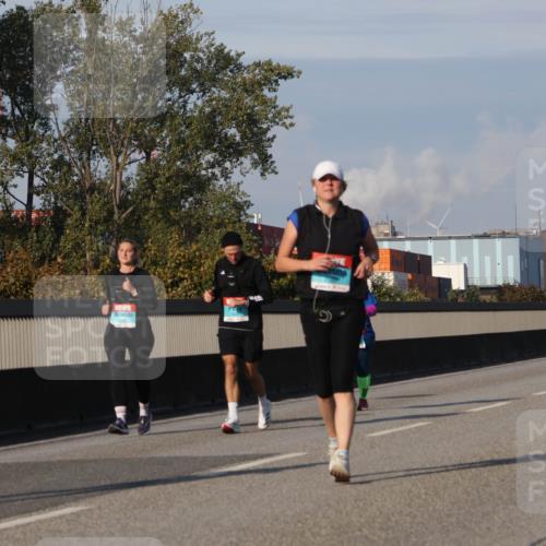 03.10.2025 - Köhlbrandbrückenlauf Luisa Fischer http://msf.ph/oto/8984729 03.10.2025 11:14:14 Position 3  meine-sportfotos.de