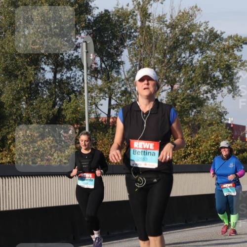 03.10.2025 - Köhlbrandbrückenlauf Luisa Fischer http://msf.ph/oto/8984741 03.10.2025 11:14:16 Position 3 3566, 2553 meine-sportfotos.de
