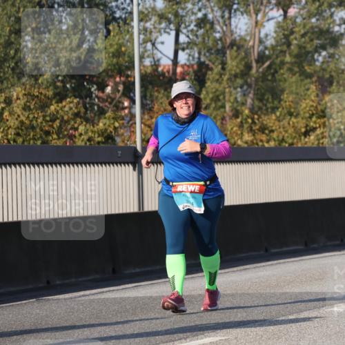 03.10.2025 - Köhlbrandbrückenlauf Luisa Fischer http://msf.ph/oto/8984754 03.10.2025 11:14:19 Position 3 10 meine-sportfotos.de