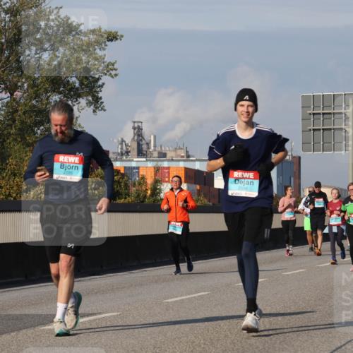 03.10.2025 - Köhlbrandbrückenlauf Luisa Fischer http://msf.ph/oto/8984773 03.10.2025 11:14:26 Position 3 2595, 2596 meine-sportfotos.de
