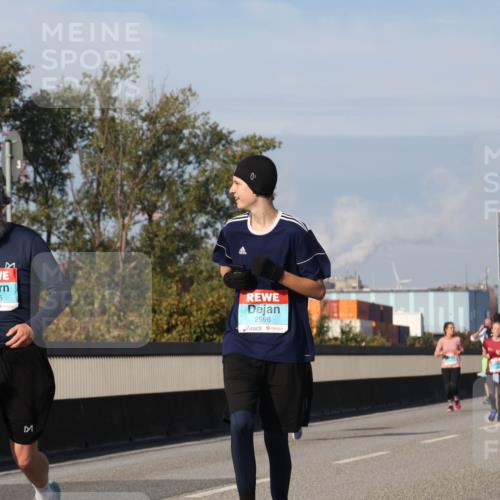 03.10.2025 - Köhlbrandbrückenlauf Luisa Fischer http://msf.ph/oto/8984783 03.10.2025 11:14:28 Position 3 2595, 0, 2596 meine-sportfotos.de