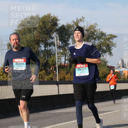 03.10.2025 - Köhlbrandbrückenlauf Luisa Fischer http://msf.ph/oto/8984788 03.10.2025 11:14:29 Position 3 2595, 10, 2596 meine-sportfotos.de