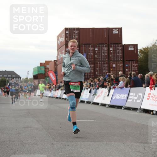 03.10.2025 - Köhlbrandbrückenlauf Yannick Fuchs http://msf.ph/oto/8984789 03.10.2025 16:09:34 Ziel 7609, 8984, 9150, 9301, 9410, 9419 meine-sportfotos.de