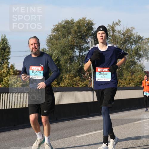 03.10.2025 - Köhlbrandbrückenlauf Luisa Fischer http://msf.ph/oto/8984791 03.10.2025 11:14:29 Position 3 2595, 2596 meine-sportfotos.de