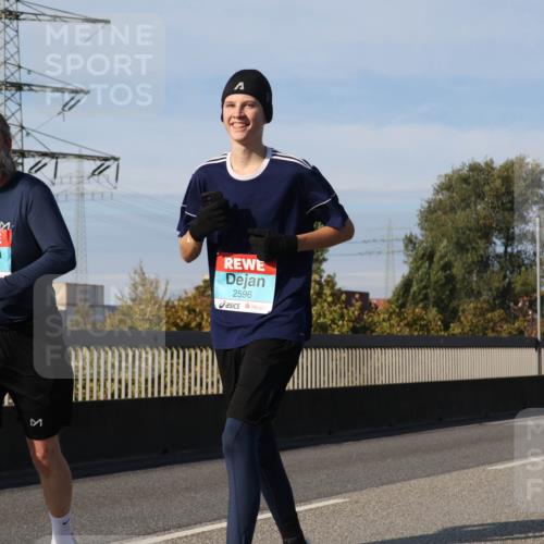03.10.2025 - Köhlbrandbrückenlauf Luisa Fischer http://msf.ph/oto/8984800 03.10.2025 11:14:31 Position 3 2595, 2596 meine-sportfotos.de