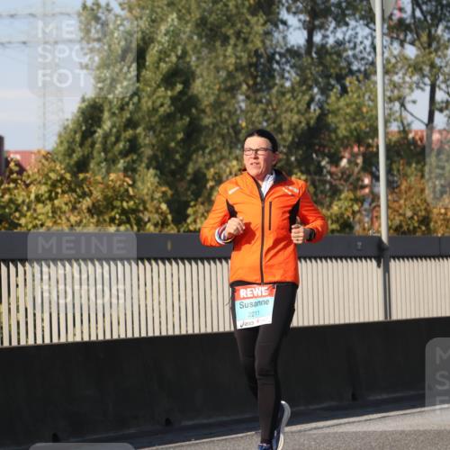 03.10.2025 - Köhlbrandbrückenlauf Luisa Fischer http://msf.ph/oto/8984821 03.10.2025 11:14:34 Position 3 2211 meine-sportfotos.de