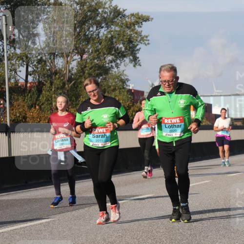 03.10.2025 - Köhlbrandbrückenlauf Luisa Fischer http://msf.ph/oto/8984831 03.10.2025 11:14:36 Position 3 2085, 2011, 2020 meine-sportfotos.de