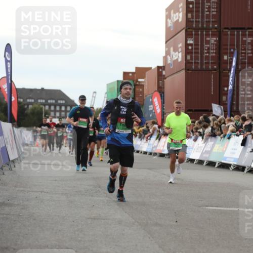 03.10.2025 - Köhlbrandbrückenlauf Yannick Fuchs http://msf.ph/oto/8984832 03.10.2025 16:09:38 Ziel 8826, 8834, 9024, 9150, 9301, 9419, 9567 meine-sportfotos.de