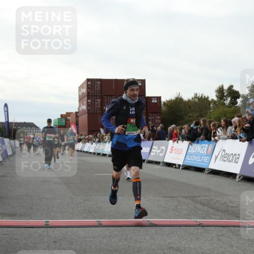 03.10.2025 - Köhlbrandbrückenlauf Yannick Fuchs http://msf.ph/oto/8984859 03.10.2025 16:09:40 Ziel 7498, 8814, 8826, 8834, 9024, 9150, 9301, 9567, 9748 meine-sportfotos.de